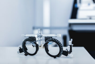 Honeyview_eye-test-glasses-at-doctor-s-office-2022-12-16-11-03-21-utc